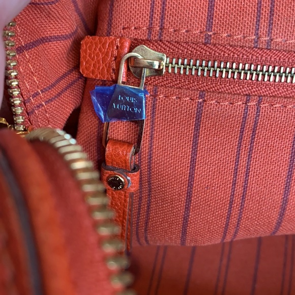 LAST CHANCE!! Louis Vuitton Speedy 25 Empreinte Bag EUC Red-Orange - Picture 16 of 16